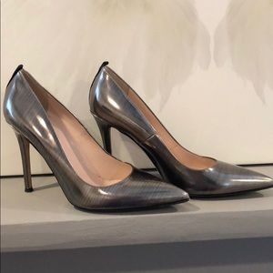 SJP pointed toe heel